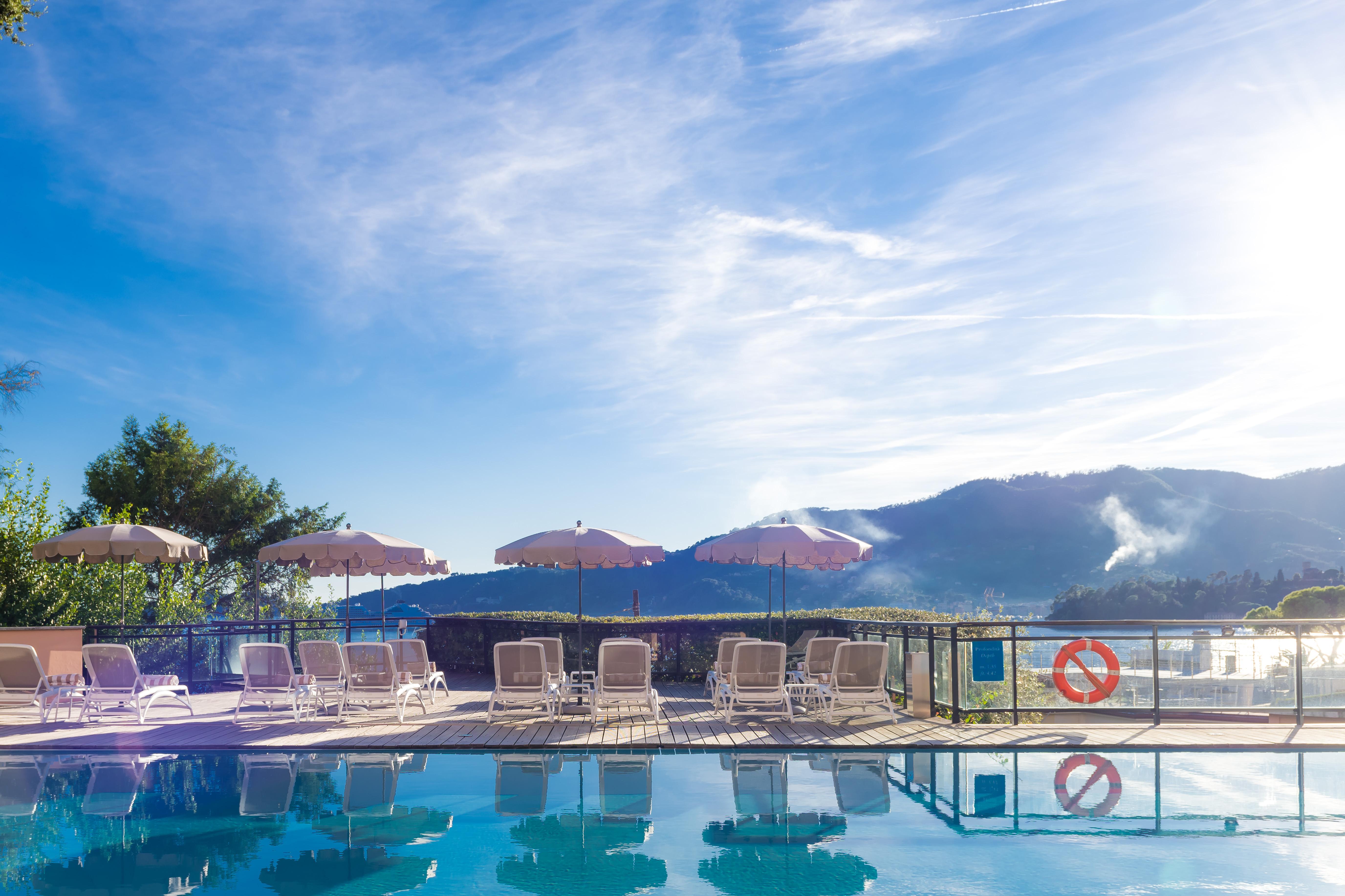 Grand Hotel Bristol Spa Resort, By R Collection Hotels Rapallo Luaran gambar The swimming pool at the hotel