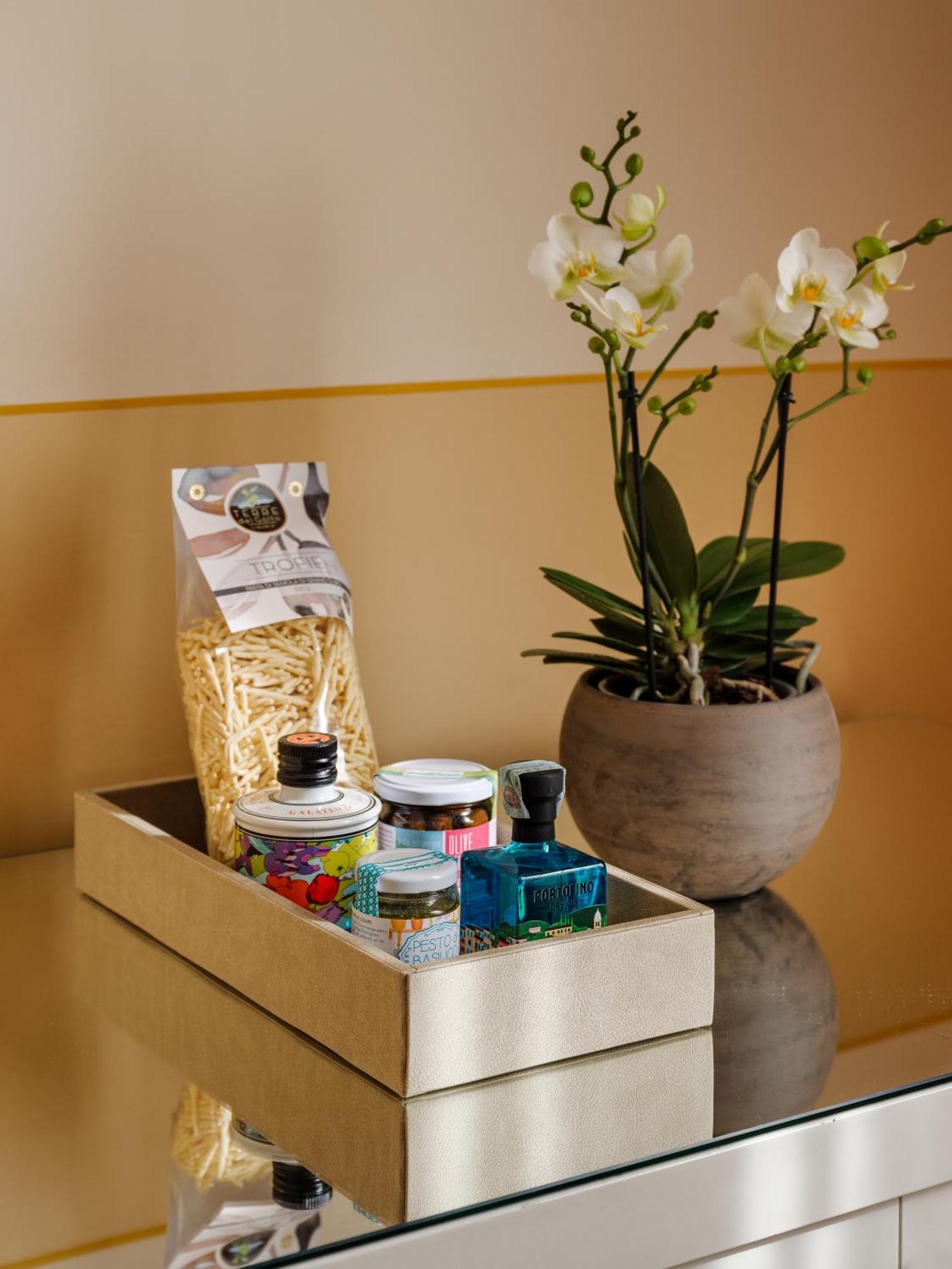 Grand Hotel Bristol Spa Resort, By R Collection Hotels Rapallo Luaran gambar A selection of products from the range