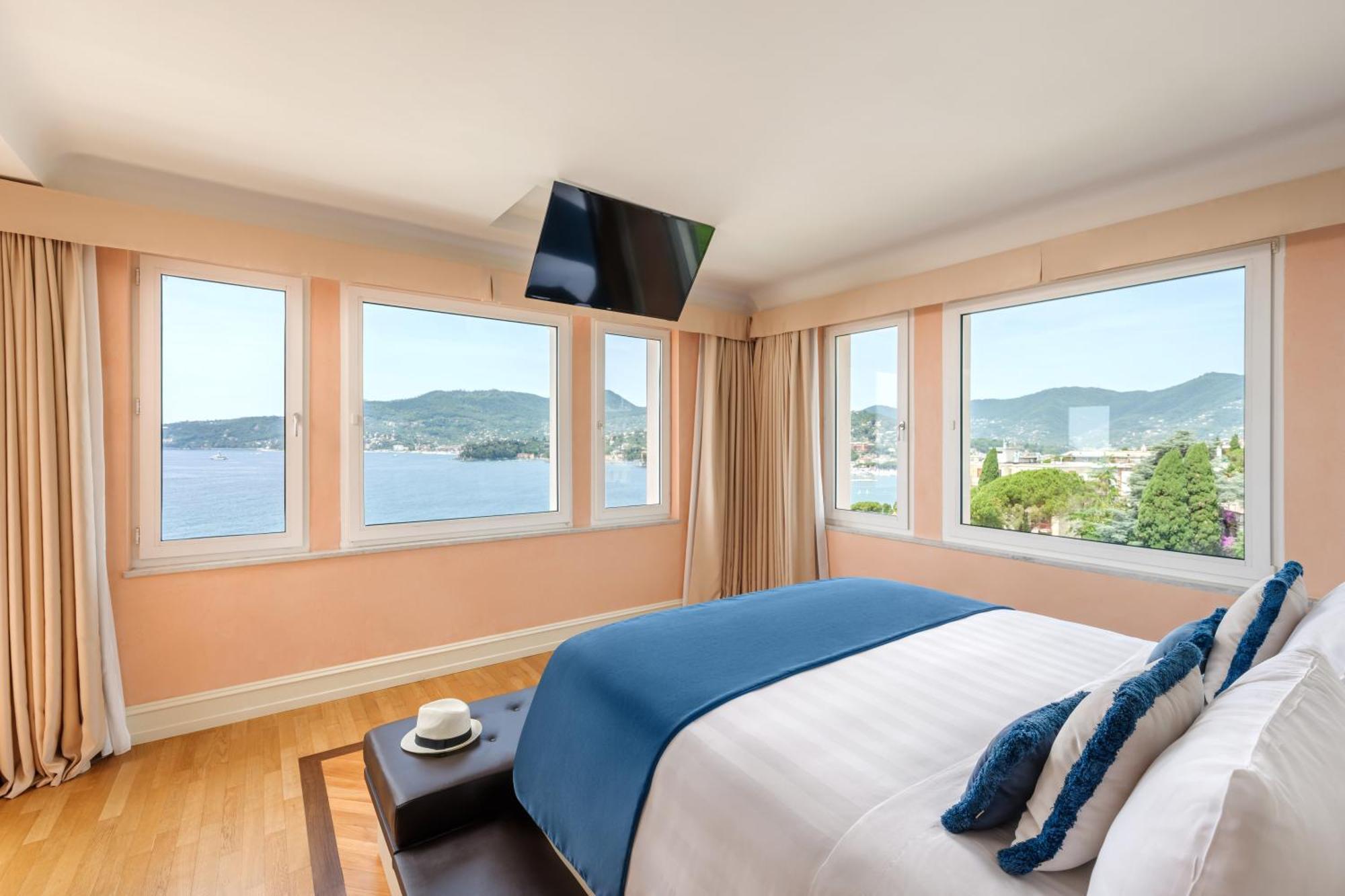 Grand Hotel Bristol Spa Resort, By R Collection Hotels Rapallo Luaran gambar A bedroom at the hotel