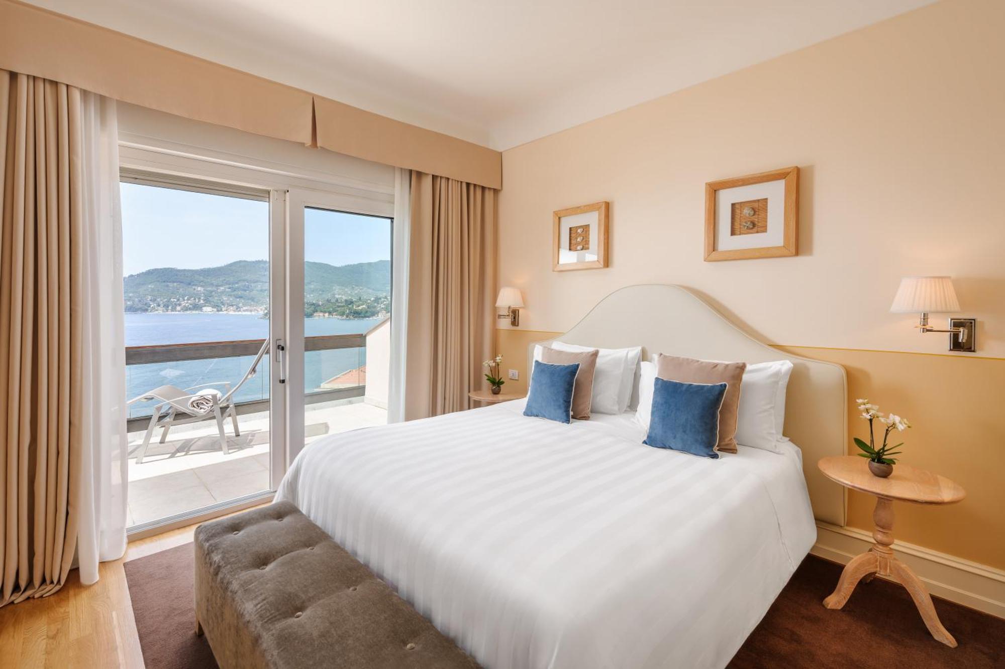 Grand Hotel Bristol Spa Resort, By R Collection Hotels Rapallo Luaran gambar A bedroom at the hotel